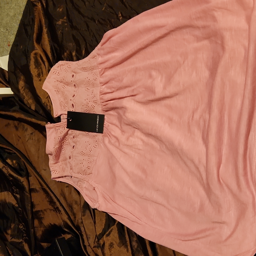 **NWT** LIV LOS ANGELES sleeveless top Sz M